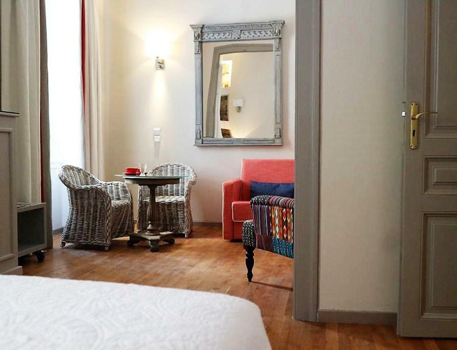 Acropolis Townhouseco Suites Афіни Екстер'єр фото