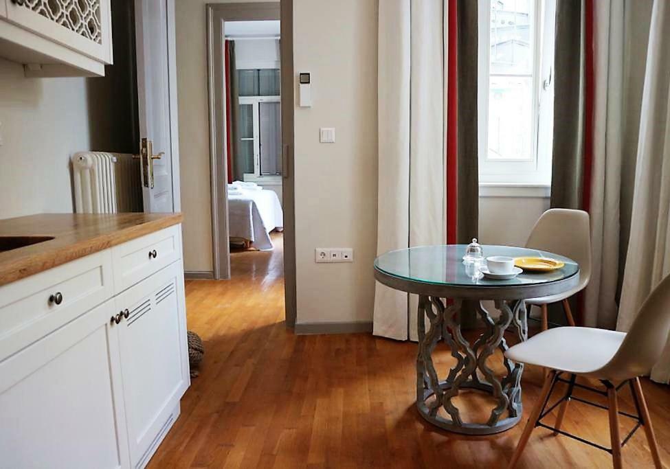 Acropolis Townhouseco Suites Афіни Екстер'єр фото